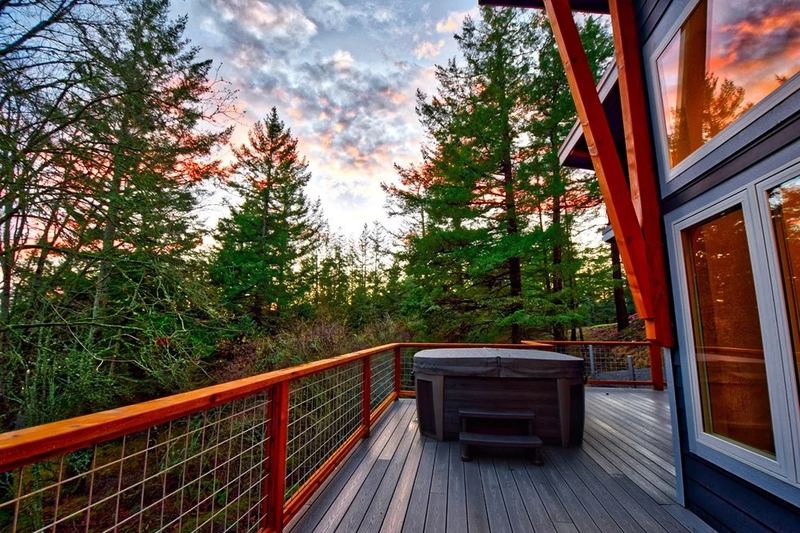 Hot tub on the deck