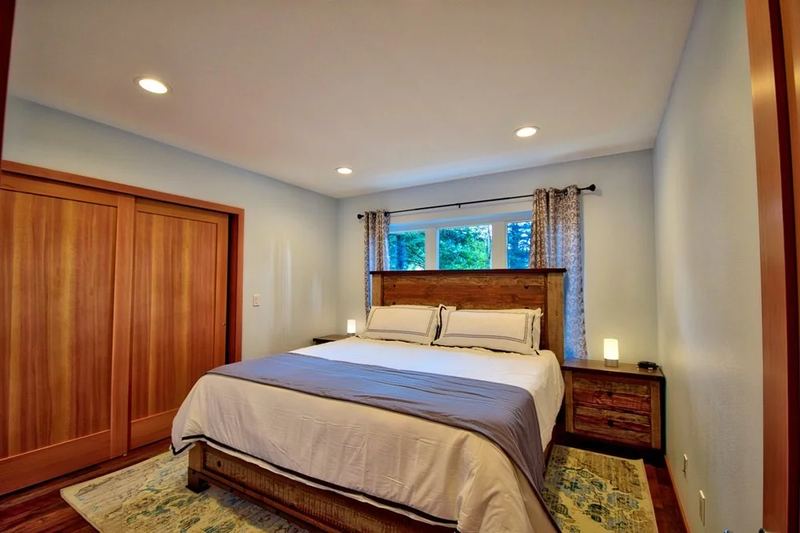 Second guest bedroom with king bed