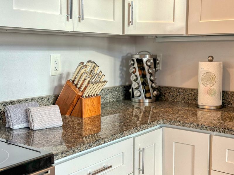 Chef-grade knife block