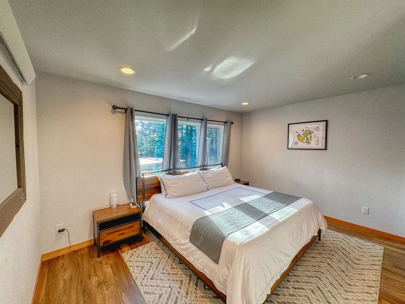 Second guest bedroom with king bed